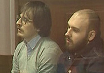 Антон Головырцев (слева) и Николай Мотовилов в суде. Кадр "Вестей"