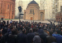 Задержанные у армянской церкви в Москве осуждены к штрафам и работам