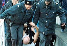Милиционеры. Фото с сайта www.urfo.ru