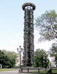 Памятник российско-грузинской дружбе. Фото с сайта www.napresne.info
