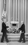 Михаил Горбачев поздравляет Бориса Ельцина во время его инаугурации. Фото Д.Борко