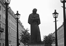 Памятник Гоголю в Петербурге. Фото с сайта www.piterart.pr-news.spb.ru