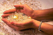 Бриллианты. Фото с сайта www.galereya.ru