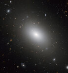 NGC 1132. Изображение NASA, ESA and the Hubble Heritage (STScI/AURA)-ESA/Hubble Collaboration. Acknowledgment: M. West (ESO, Chile)