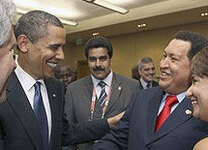 Барак Обама и Уго Чавес. Фото АР