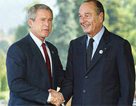 Буш и Ширак в Эвиане. Фото AFP