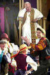 Выступление детского танцевального ансамбля - специально для папы. Фото Reuters