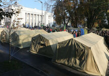Палаточный лагерь у Верховной рады. Фото: unian.net