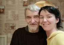 Юрий Дмитриев с дочерью. Фото Екатерины Клодт
