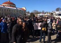 Митинг в Волоколамске. Кадр трансляции "Новой газеты"