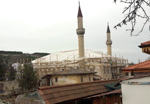 Большая ханская мечеть в лесах. Фото: qha.com.ua
