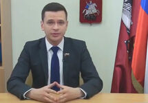 Илья Яшин объявляет об участии в выборах мэра. Кадр видео
