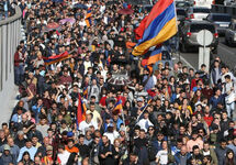 Демонстранты в Ереване. Фото: svoboda.org
