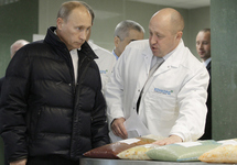 Владимир Путин и Евгений Пригожин. Фото: novayagazeta.ru
