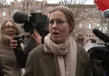 Ксения Собчак в Грозном. Кадр видео с YouTube-канала журналистки