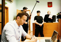 Алексей Навальный в суде. Фото из личного инстаграма