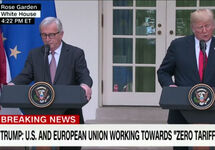 Юнкер и Трамп после переговоров. Кадр CNN