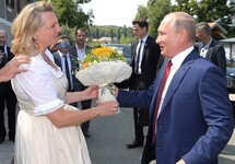 Владимир Путин на свадьбе Карин Кнайсль. Фото: kremlin.ru
