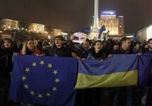 Флаги ЕС и Украины на Евромайдане. Фото: unian.ua