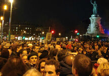 Митинг против антисемитизма в Париже. Фото из твиттера @S_Auffret