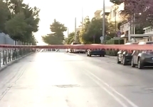 Афины: перекрытая улица у российского консульства после атаки. Кадр Euronews