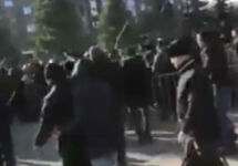 Столкновения на митинге в Магасе. Кадр видео из телеграм-канала "Главком РИ"