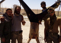 Вагнеровцы с трупом замученного сирийца