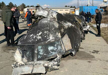 Обломки сбитого самолета. Фото: Офис президента Украины