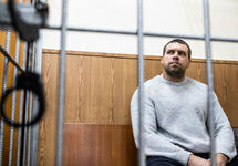 Денис Коновалов на суде по мере пресечения. Фото: Евгений Фельдман/"Медуза"