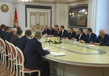 Совещание у Лукашенко. Кадр видео