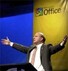Один из руководителей Microsoft Стив Болмер расхваливает Office XP. Фото AP