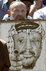 Еврейский демонстрант в Иерусалиме с плакатом ''Ясир Арафат - бандит!''. Фото Reuters
