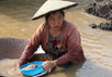 Золотоискатели на Меконге. Фото Петра Колесицына