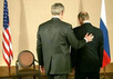 Джордж Буш и Владимир Путин. Встреча в Пусане. Фото АР