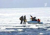 Рыбаки на льдине. Кадр Первого канала