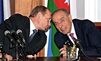 Владимир Путин и Гейдар Алиев.  Фото с сайта news.bbc.co.uk