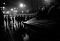 Люди стоят в оцеплениях днем и ночью. В руках - лишь зонтики, напротив - танки и БТР.  В этом туннеле произошли первые столкновения, повлекшие жертвы. Фото Дм. Борко