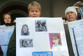 Матери из разных городов Башкирии и портреты их погибших дочерей. Фото Граней.Ру