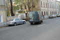 Участники ДТП срочно ретируются в соседний двор. Фото Д.Борко/Грани.Ру