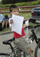 1. Дети участвовали в распространении листовок с призывом на митинг. Фото Д.Борко/Грани.Ру