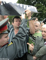 4. Первым милиции не понравился плакат "Скорбим!". Фото Д.Борко/Грани.Ру