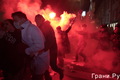 7. На площади появляются неизвестные провокаторы в масках, устраивая фейерверк. Фото Людмилы Барковой и Евгении Михеевой 