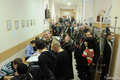 Массовое голосование работников Крестовского рынка на московском участке 77. Фото Вероники Максимюк