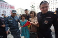 Задержание Елены Костюченко и Анны Анненковой 25.05.2013. Фото Ю.Тимофеева