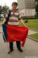 Александр Лапин со своим флагом 93-го на Смоленской в 2013 году. Фото Дмитрия Борко