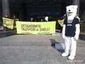 Акция солидарности с активистами Greenpeace в Петербурге. Фото с сайта Greenpeace