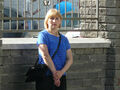 Мать Александра Кольченко у здания суда. Фото: Грани.Ру