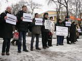 1. Пикет в поддержку Каспарова. Фото А.Карпюк/Грани.Ру