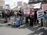 1. Митинг пустых корзин, организованный малыми предпринимателями. Фото А.Карпюк/Грани.Ру