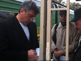 Борис Немцов и Денис Юдин на станции в Химках. Фото Ольги Шориной